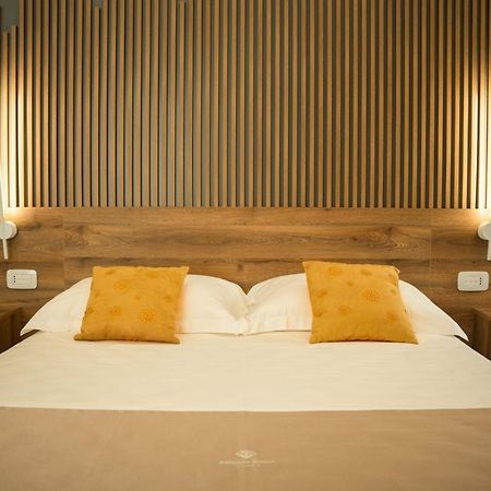 Antonio Busco Rooms Turi Bagian luar foto