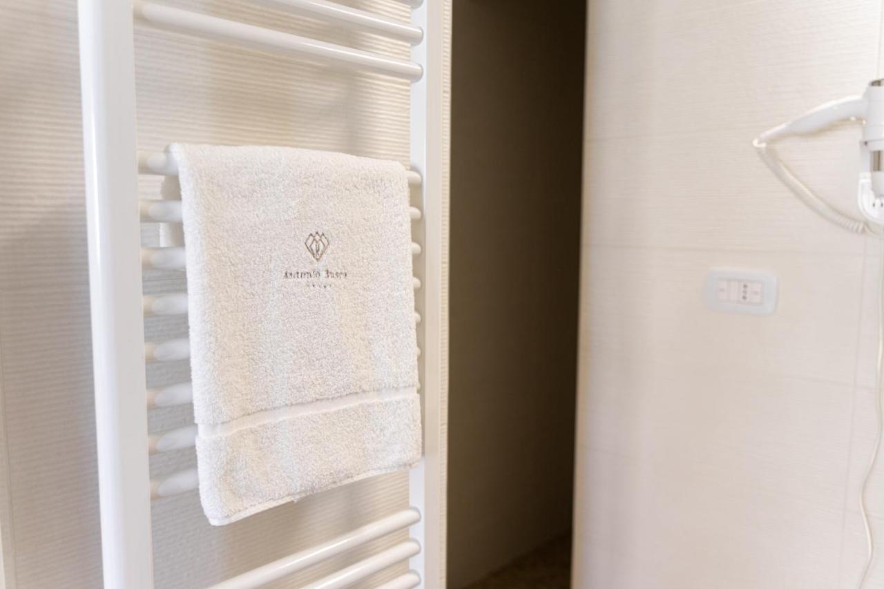 Antonio Busco Rooms Turi Bagian luar foto