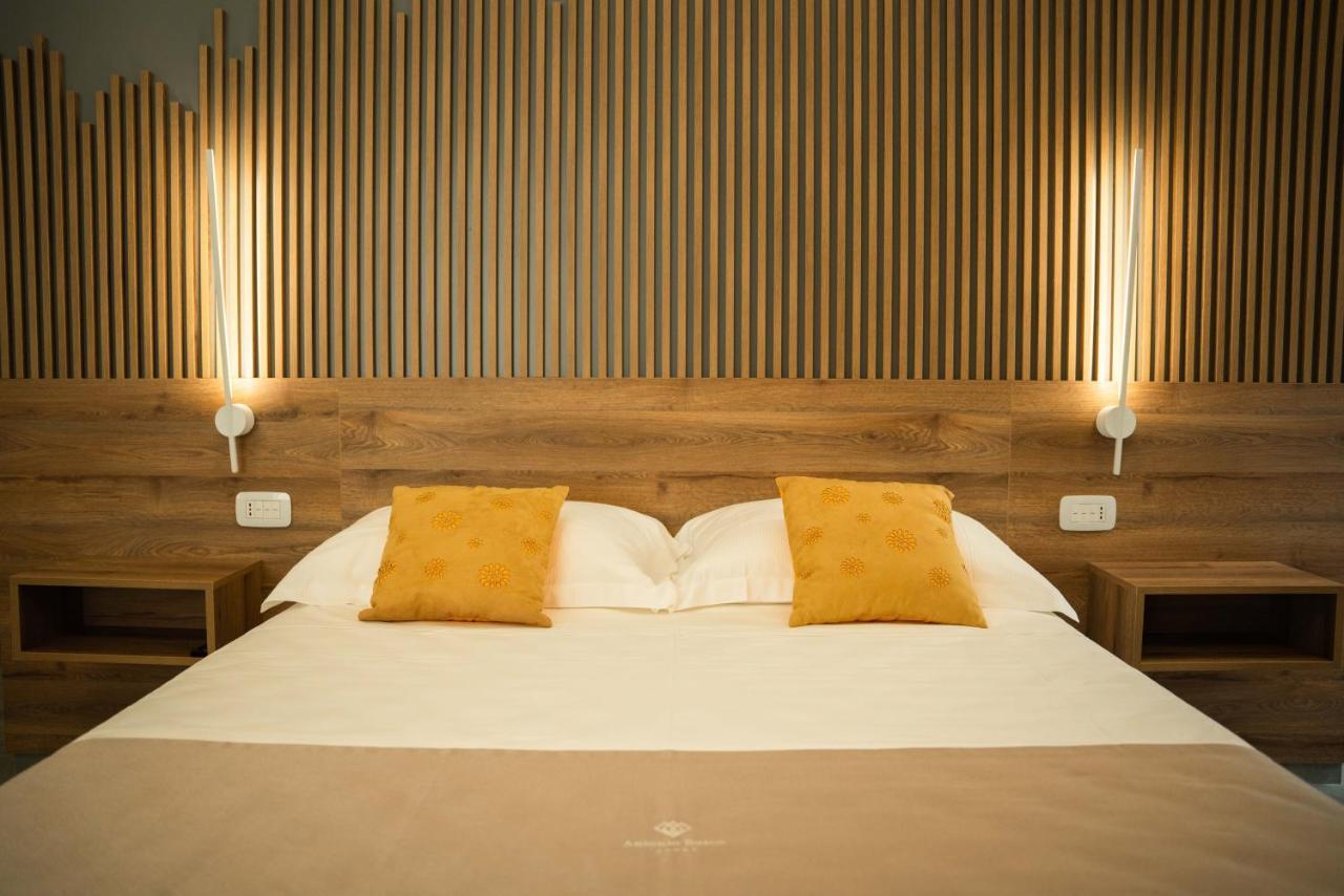 Antonio Busco Rooms Turi Bagian luar foto