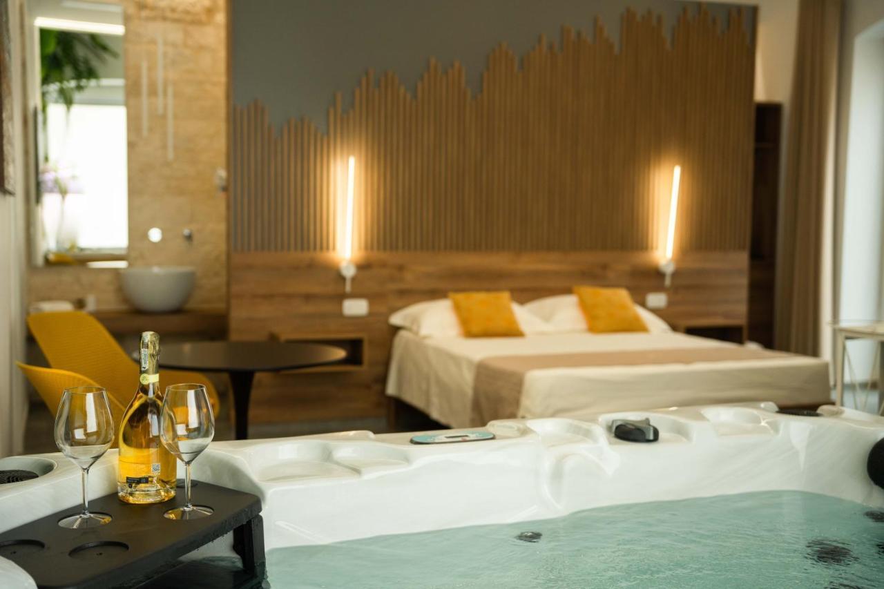 Antonio Busco Rooms Turi Bagian luar foto