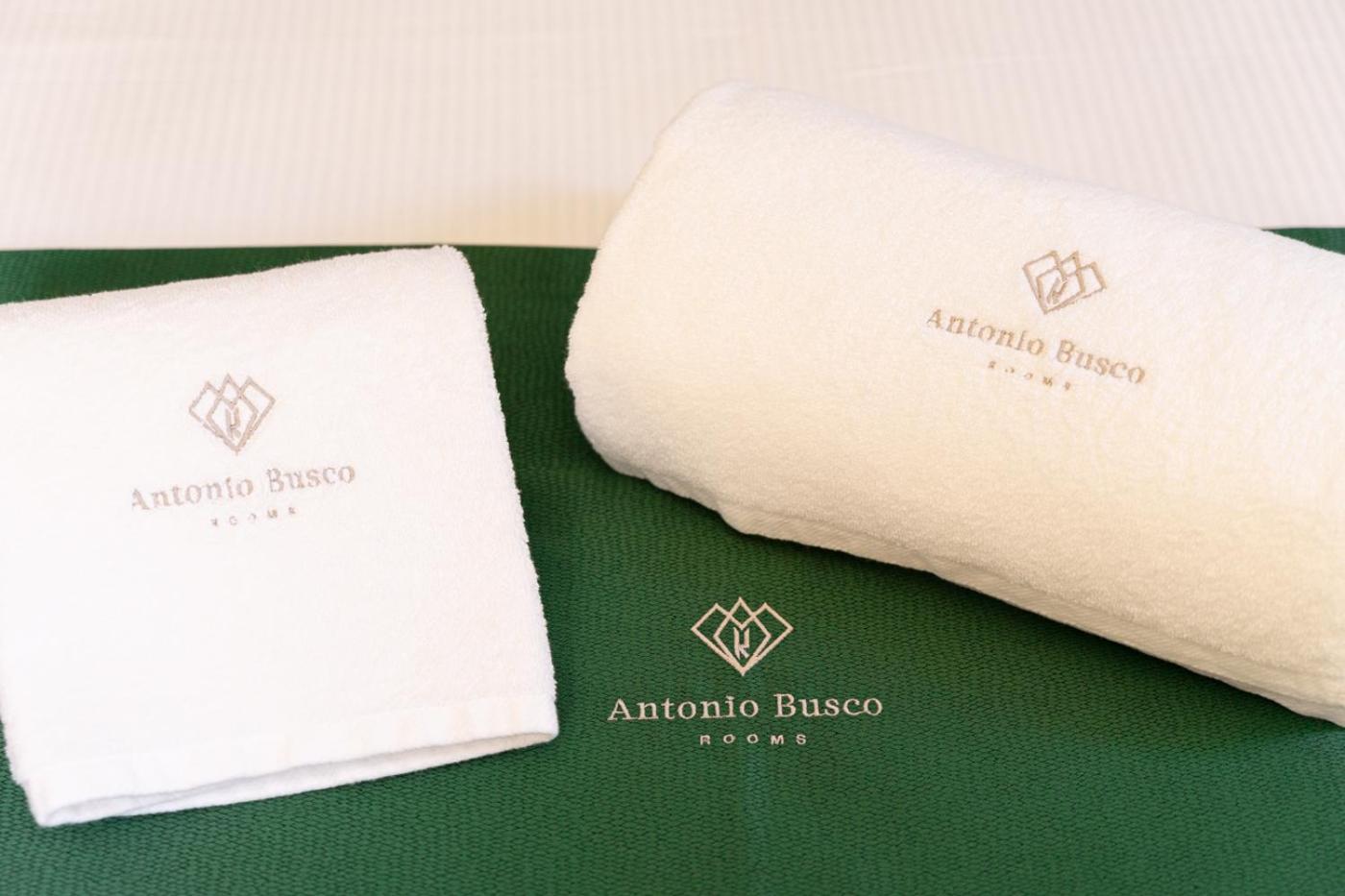 Antonio Busco Rooms Turi Bagian luar foto